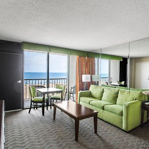 Deluxe One-Bedroom Oceanfront Suite