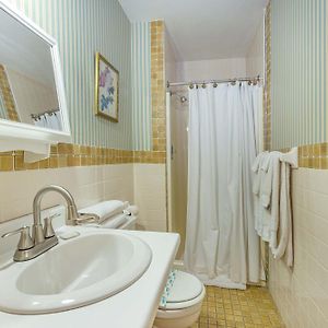 Classic Queen Room