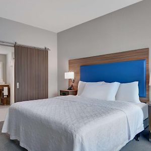 One-Bedroom King Suite