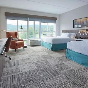 Queen Room Two Queen Beds Hearing Access