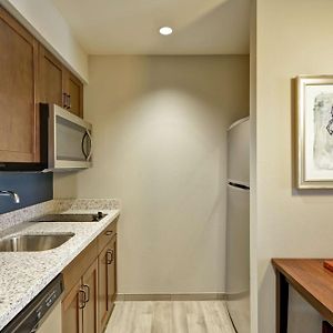 Queen Suite Bath Tub Mobility Access or Non-Smoking