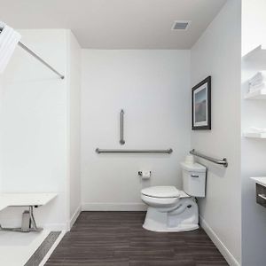 King Room Roll Shower Mobility Access or Non-Smoking