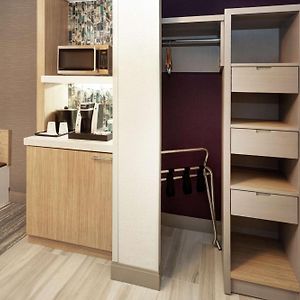 King Room Mobility or hearing accessible
