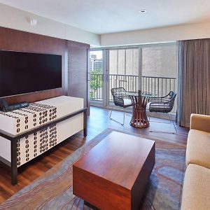 One-Bedroom King Suite