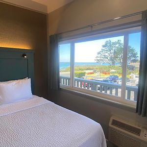 2-Queen Partial Oceanview Room No Pets