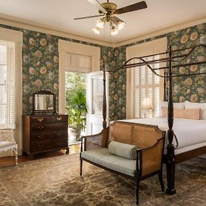 Parlor Suite House