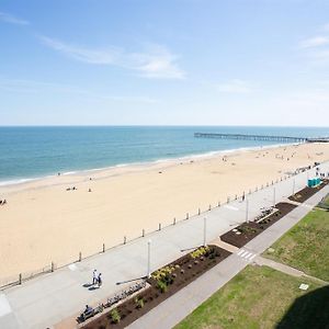 Superior Oceanfront King Room