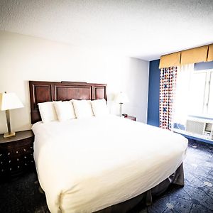 Deluxe King Suite