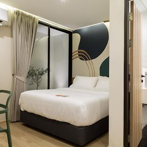 Standard Queen Room