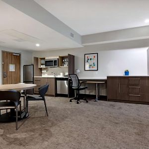 Queen Suite