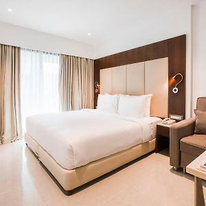 Club King Room