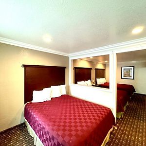 Deluxe Family Suite