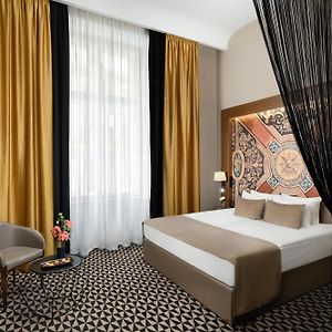 Superior Corner King Room