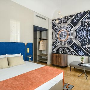 Signature Room