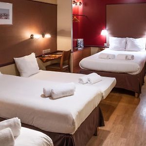 Quintuple Room