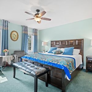 Deluxe King Suite