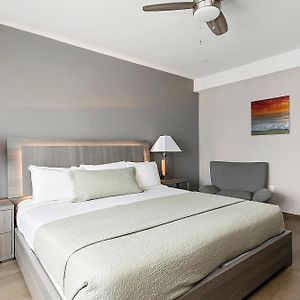 Partial Ocean View Room King Bed