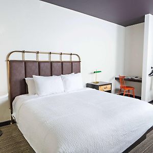 King Room Mobility or hearing accessible