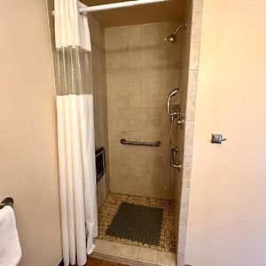 King Room Mobility accessible