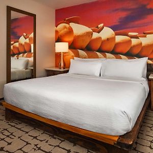 One-Bedroom King Suite
