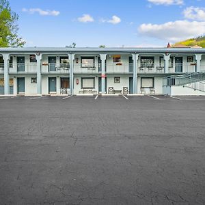 Country Town N' Suites