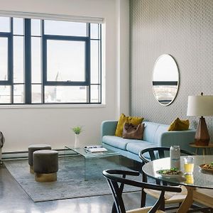 Superior One-Bedroom Apartment