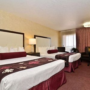 Queen Room Two Queen Beds Balcony