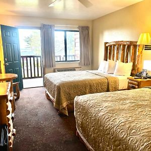 Queen Room Two Queen Beds Park Lake View