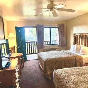 Queen Room Two Queen Beds Bridge View