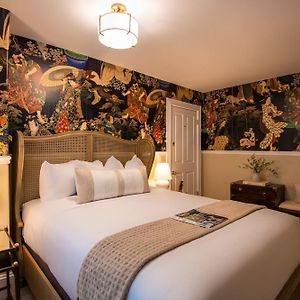 Classic Queen Room