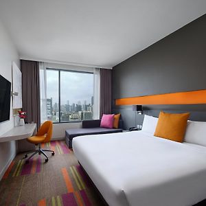 Deluxe Upper Floors Queen Room
