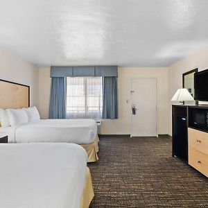 Queen Room Two Queen Beds Pet Friendly