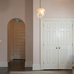 Classic Queen Room