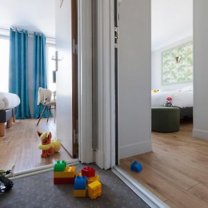 Connecting Room