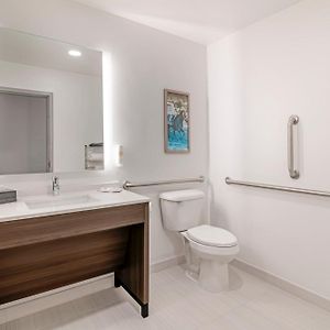 King Suite Mobility accessible