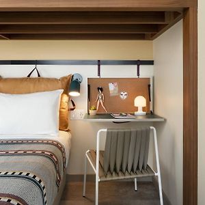 Corner Queen Room