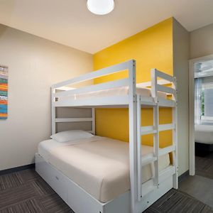 2 Bedroom Queen Family Suite