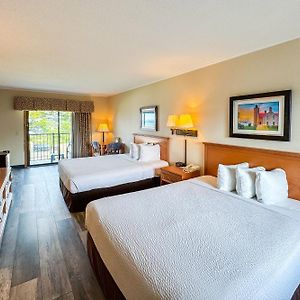 Deluxe Queen Room Two Queen Beds Non-Smoking