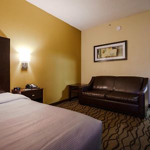 King Room Accessible or Non-Smoking