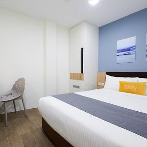 Cozy Queen Room