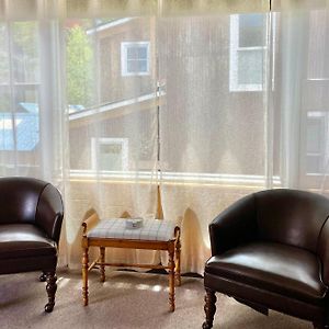 King Suite Spa Bath