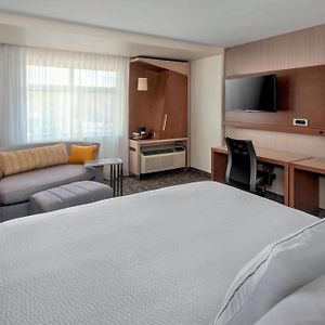 King Room Mobility or hearing accessible
