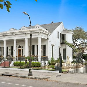 Ashton'S Bed And Breakfast
