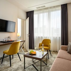 One-Bedroom King Suite