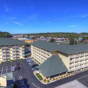 Comfort Inn & Suites At Dollywood Lane