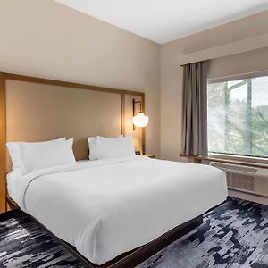 King Room Mobility or hearing accessible