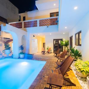 Casa Victoria Malecon - Adults Only