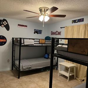 Dormitory Room Mixed