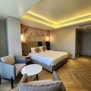 Premium King Room