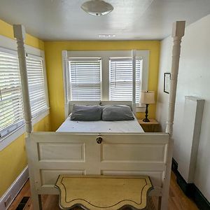 Budget King Room